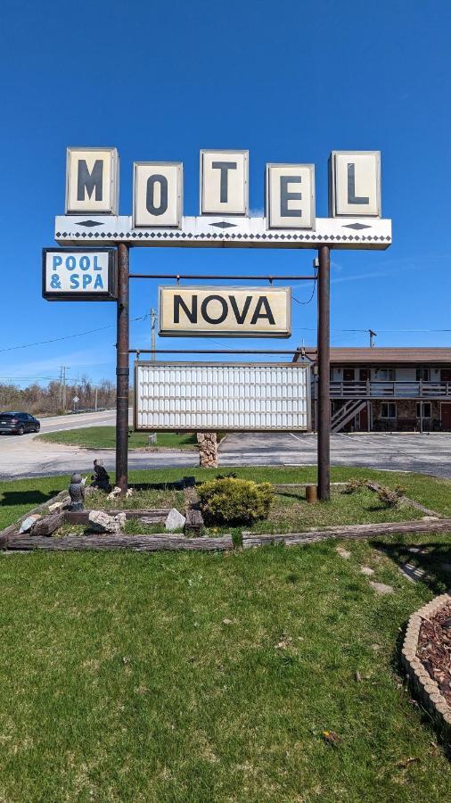 The Nova Motel Лудингтон Экстерьер фото